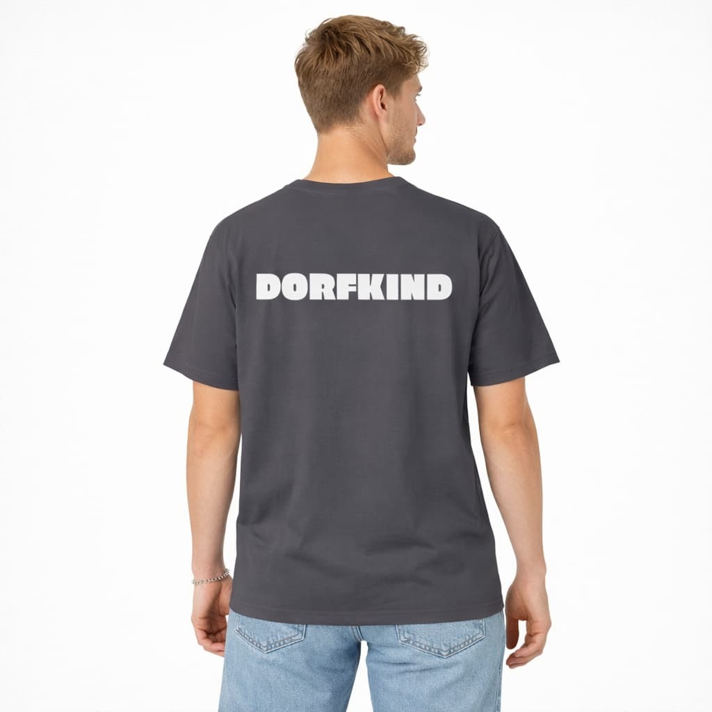 Oversized graues T-Shirt "Dorfkind" für Damen und Herren - Streetwear-Style.