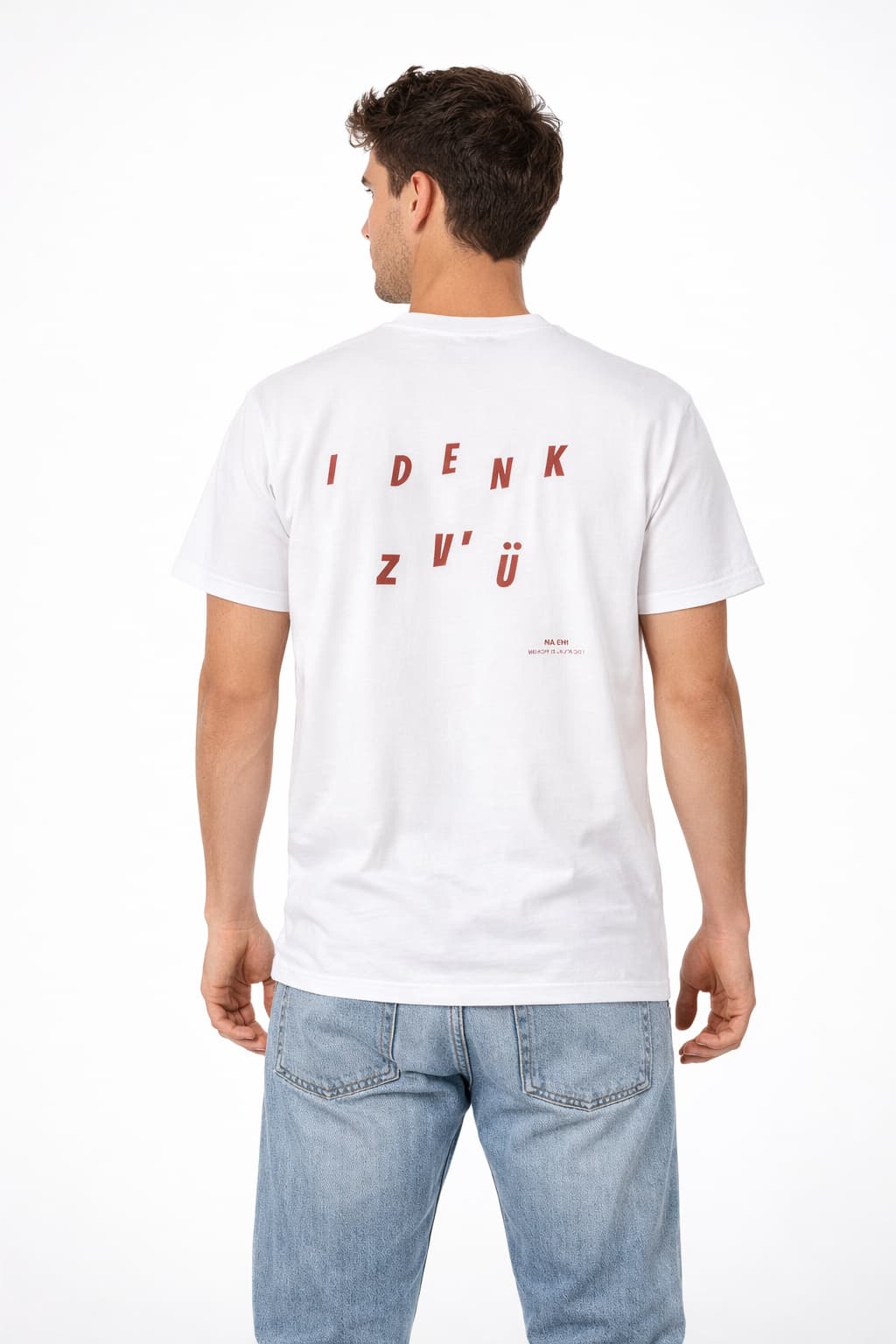 Oversized weißes T-SHirt "I denk zvü" für Damen und Herren - Streetwear-Style.